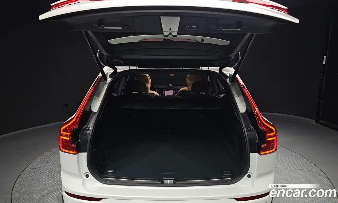 Volvo XC60 2024 2.0 Автомат в Москве № 164169, фото 20