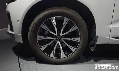 Volvo XC60 2024 2.0 Автомат в Москве № 164169, миниатюра 5