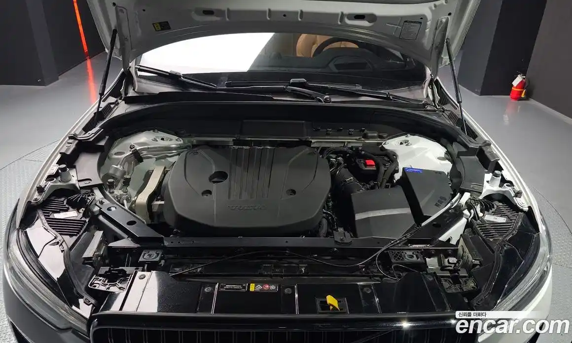 Volvo XC60 2024 2.0 Автомат в Москве № 164169, фото 6