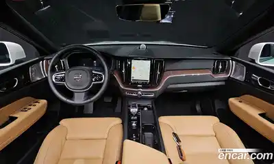 Volvo XC60 2024 2.0 Автомат в Москве № 164169, миниатюра 7