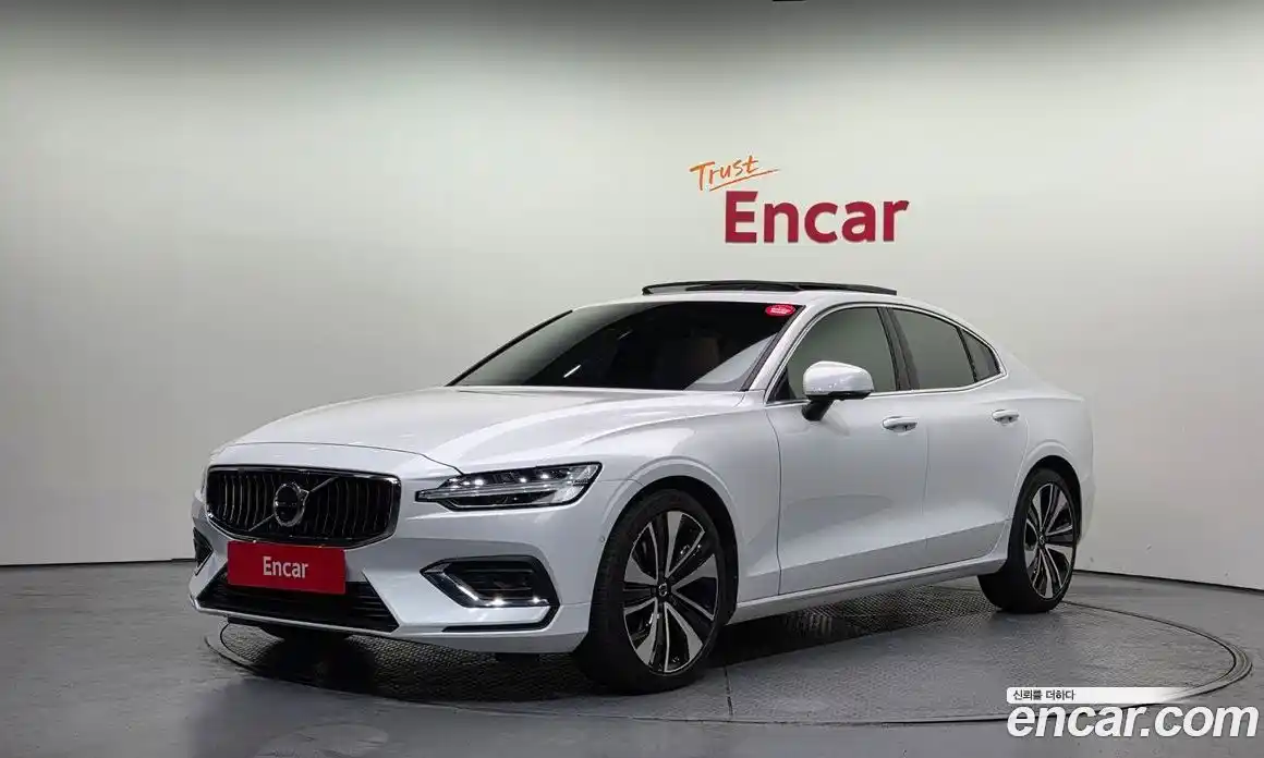 Volvo S60 2023 2.0 Автомат в Москве № 164335, фото 4