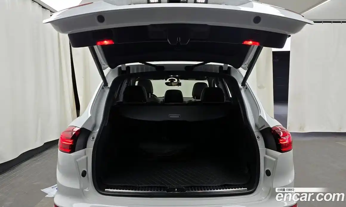 Porsche Cayenne 2016 3.0 Автомат в Москве № 165526, фото 14