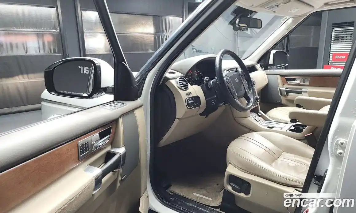 Land Rover Discovery 2016 3.0 Автомат в Москве № 166635, фото 15