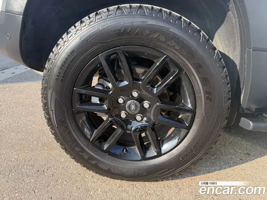 Land Rover Defender 2022 3.0 Автомат в Москве № 166770, фото 7