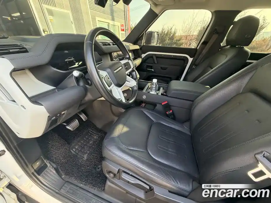 Land Rover Defender 2022 3.0 Автомат в Москве № 166770, фото 10