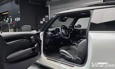 Mini Cooper 2024 2.0 Автомат в Москве № 166933, миниатюра 11