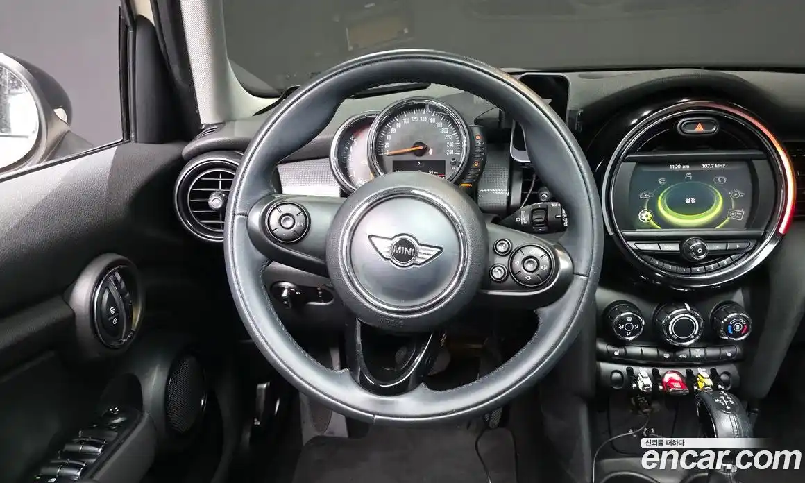Mini Cooper 2015 1.5 Автомат в Москве № 167191, фото 13