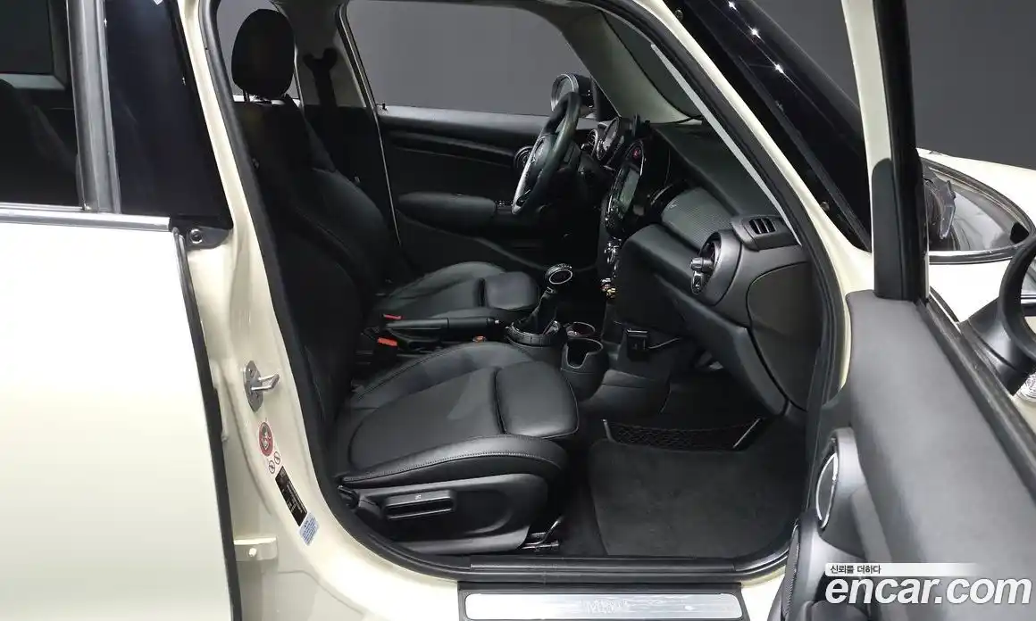 Mini Cooper 2015 1.5 Автомат в Москве № 167191, фото 10