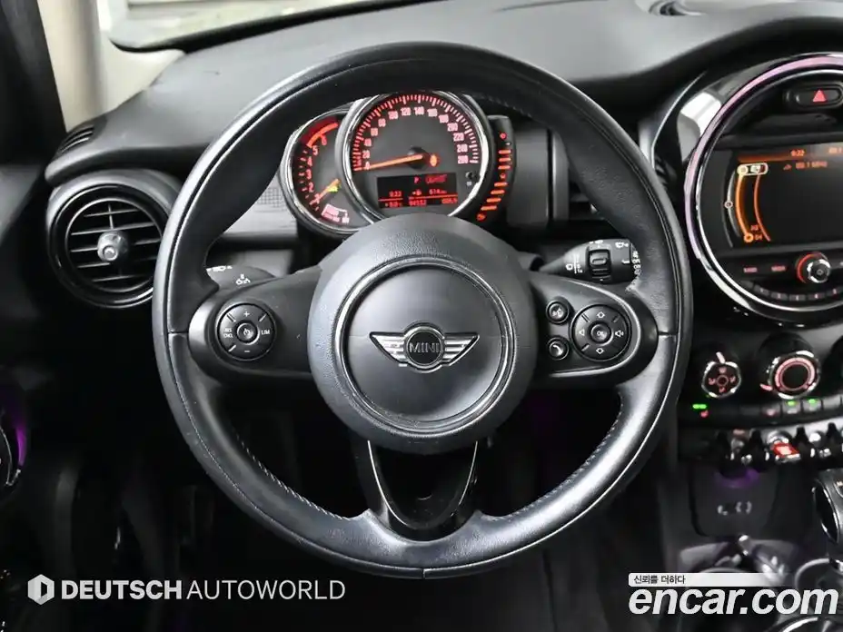 Mini Cooper 2016 1.5 Автомат в Москве № 167509, фото 13