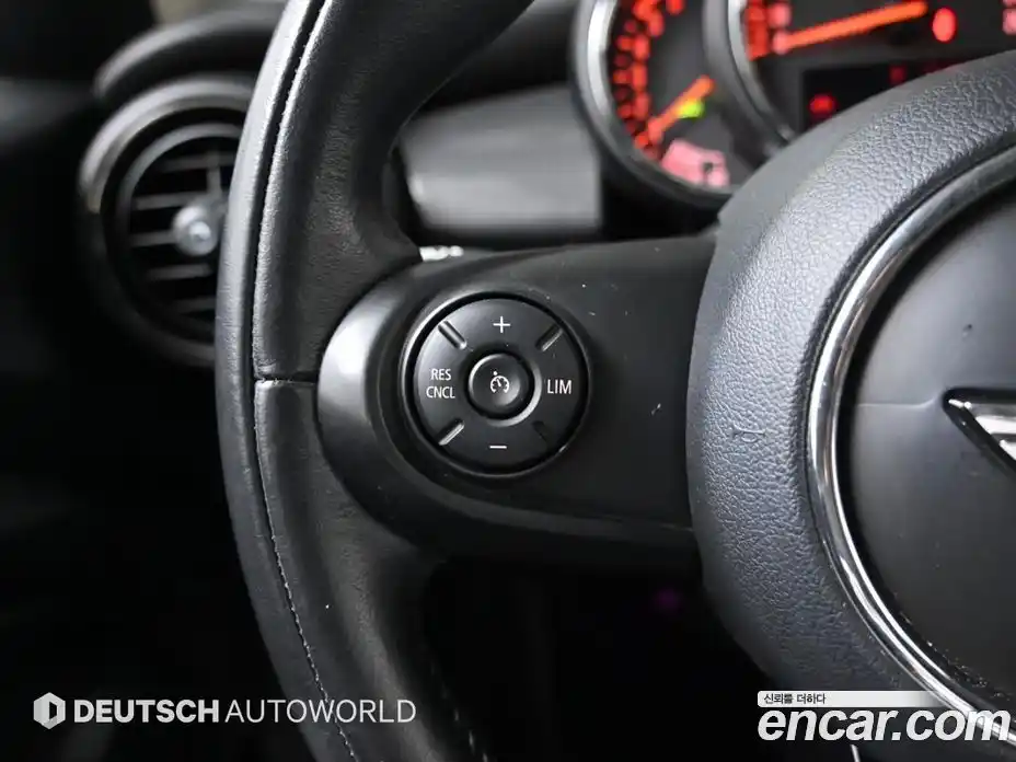 Mini Cooper 2016 1.5 Автомат в Москве № 167509, фото 16