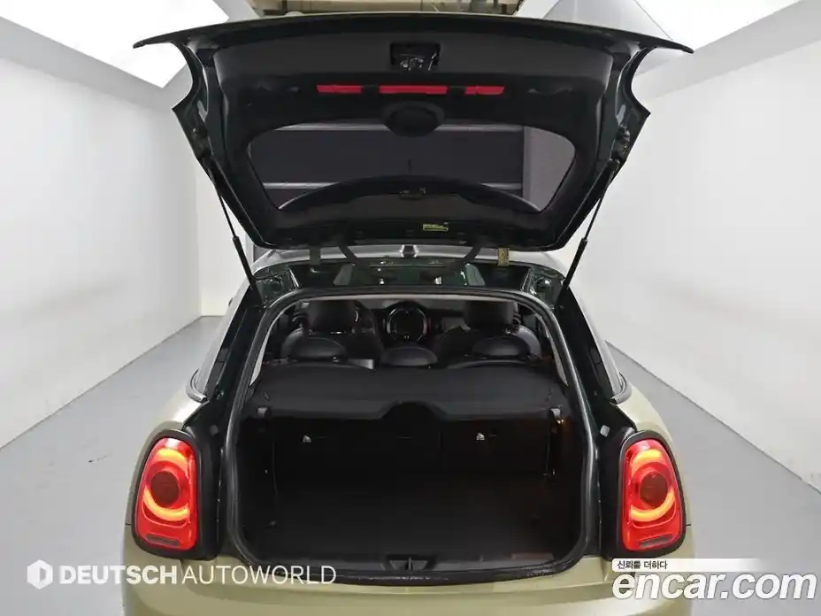 Mini Cooper 2016 1.5 Автомат в Москве № 167509, фото 18