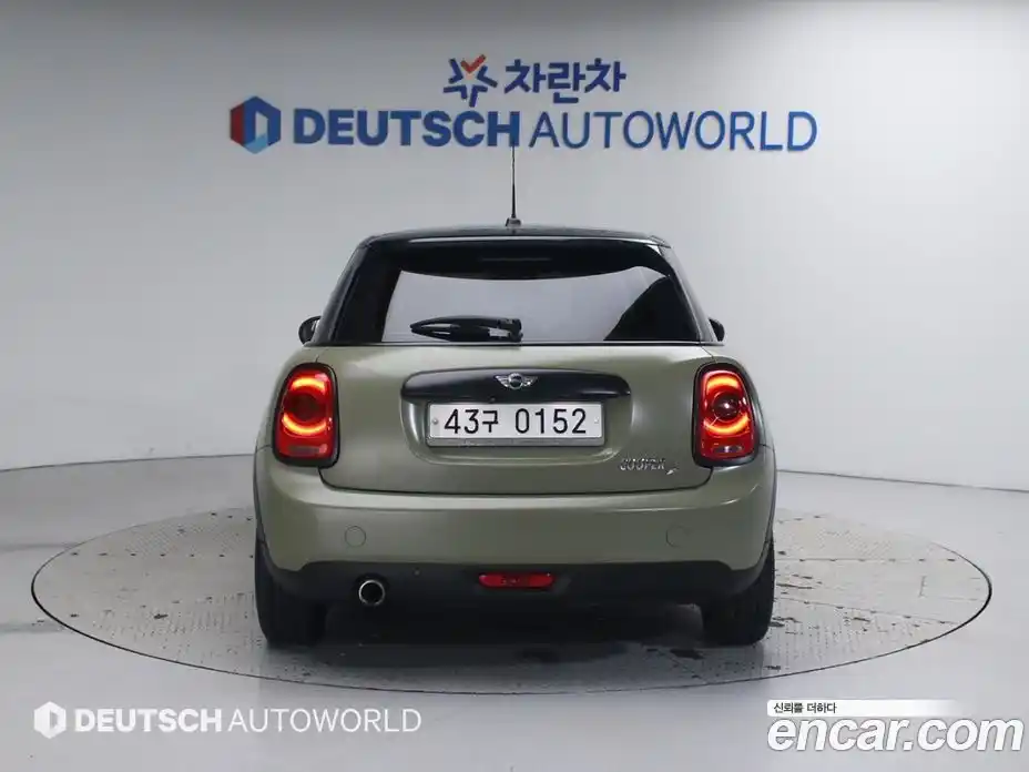 Mini Cooper 2016 1.5 Автомат в Москве № 167509, фото 4