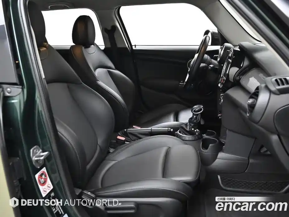 Mini Cooper 2016 1.5 Автомат в Москве № 167509, фото 7