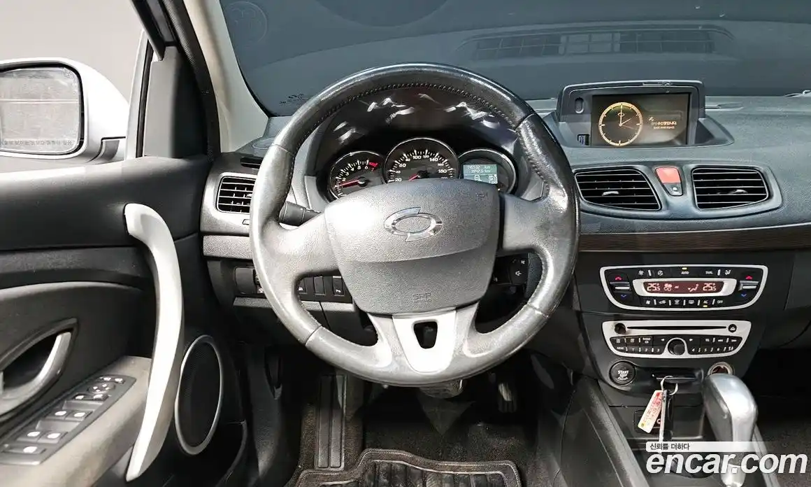 Renault SM3 2010 1.6 Автомат в Москве № 183520, фото 13