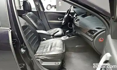 Renault SM3 2010 1.6 Автомат в Москве № 183520, миниатюра 10