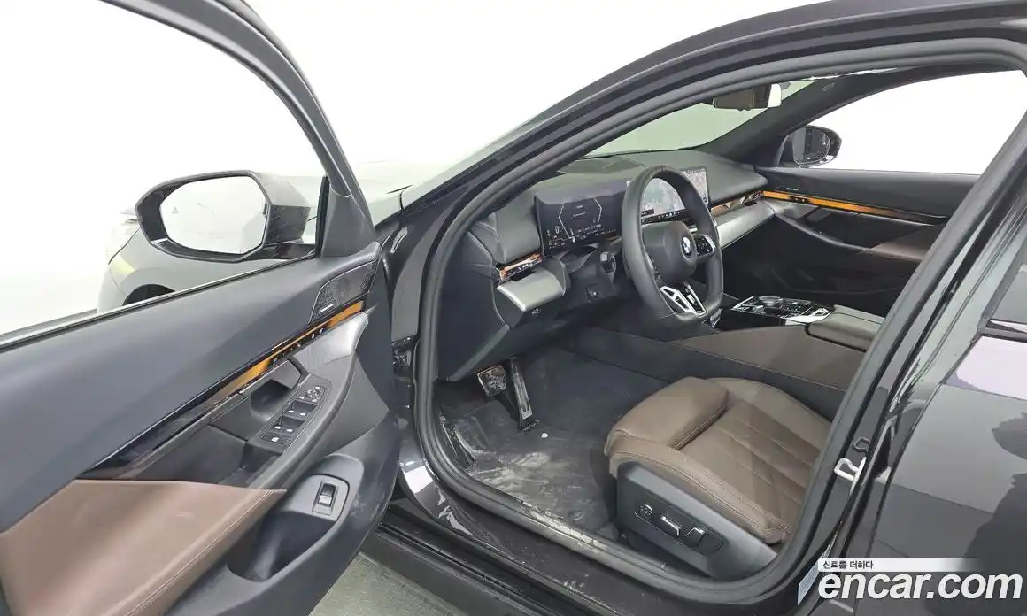 BMW 5-Series 2025 2.0 Автомат в Москве № 187743, фото 3