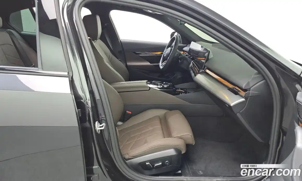 BMW 5-Series 2025 2.0 Автомат в Москве № 187743, фото 4