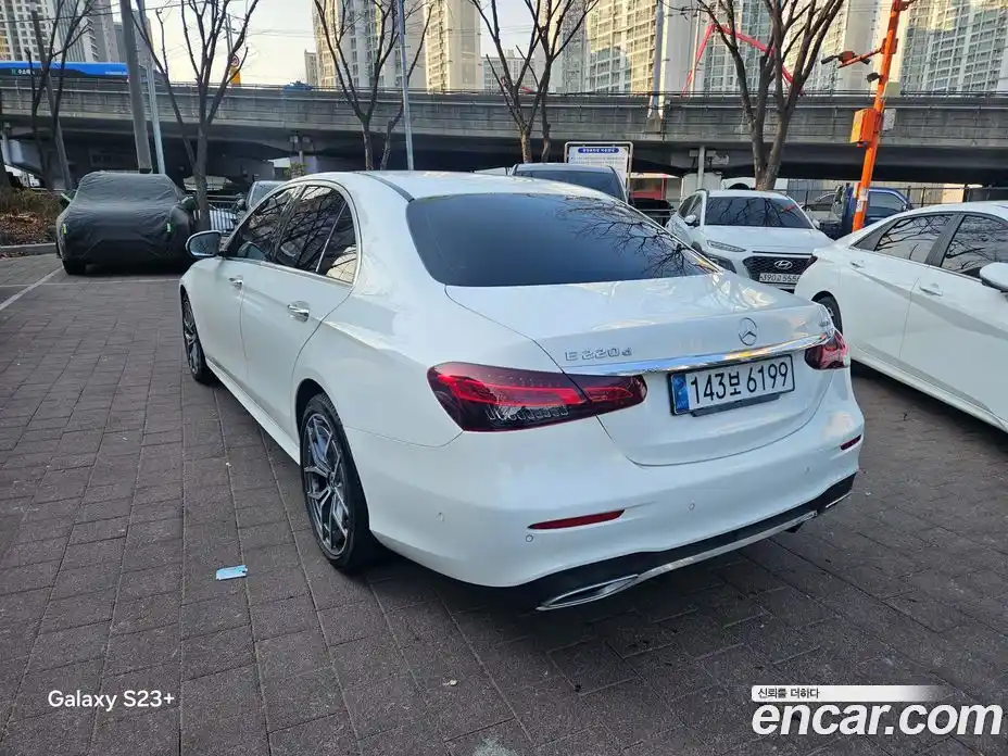 Mercedes-Benz E-Class 2021 1.9 Автомат в Москве № 194006, фото 4