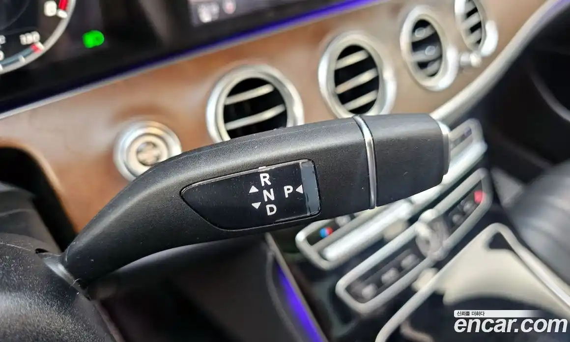 Mercedes-Benz E-Class 2017 2.0 Автомат в Москве № 194928, фото 13