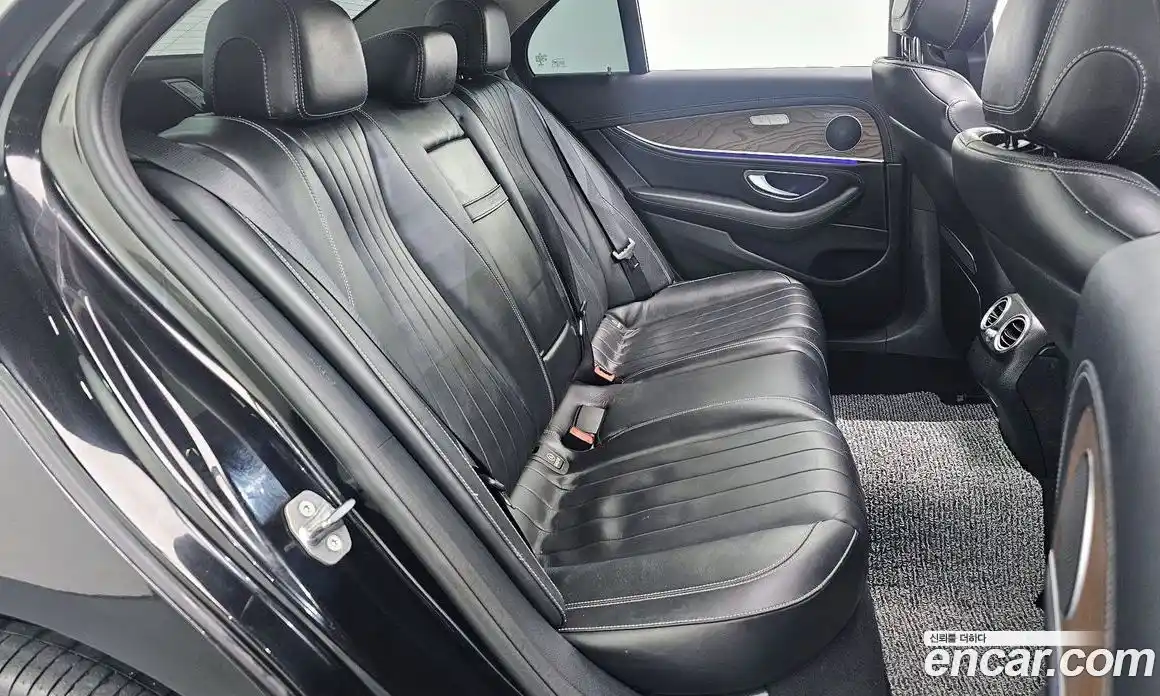 Mercedes-Benz E-Class 2017 2.0 Автомат в Москве № 194928, фото 4