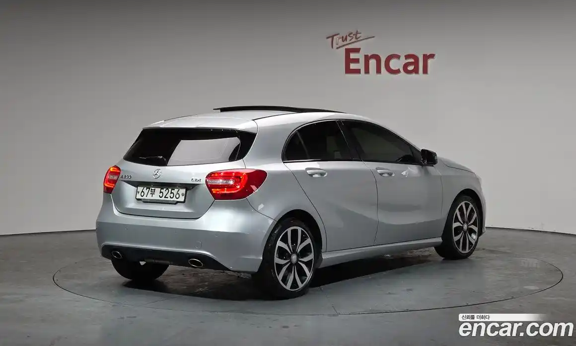 Mercedes-Benz A-Class 2014 1.8 Автомат в Москве № 195044, фото 15