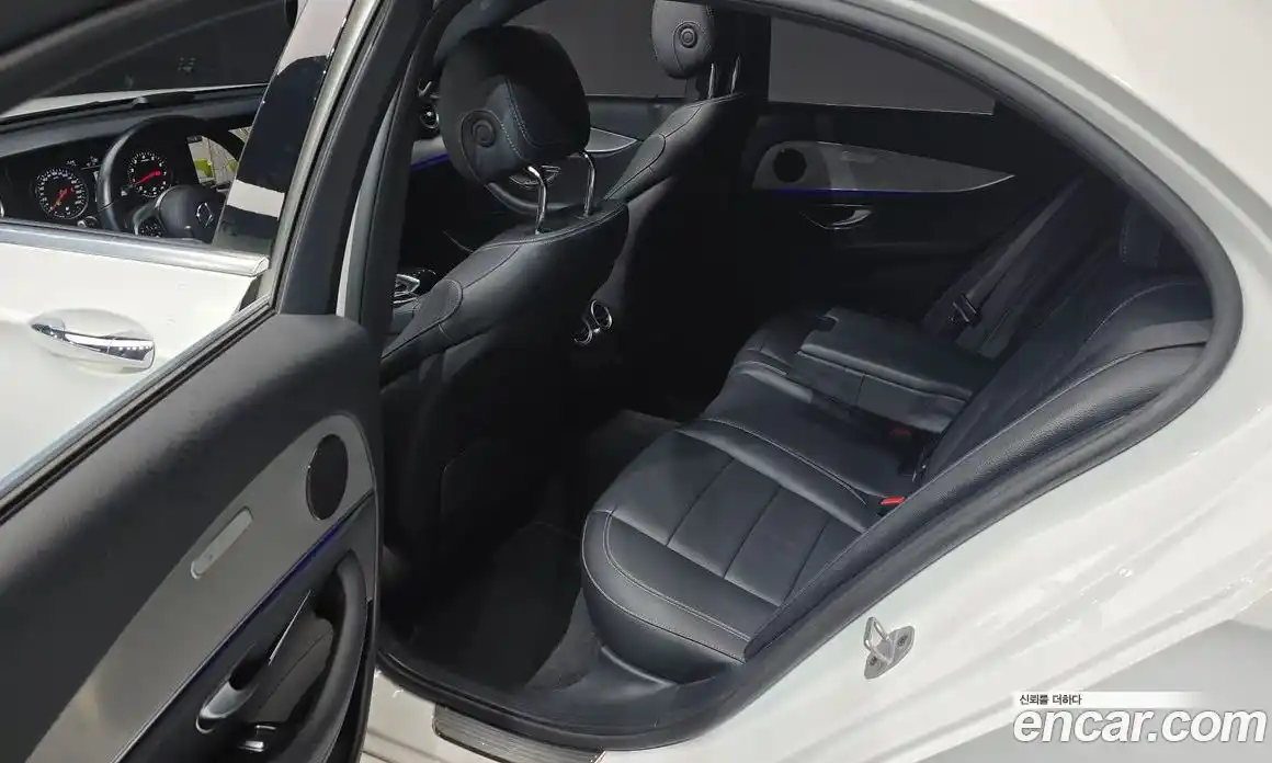 Mercedes-Benz E-Class 2019 2.0 Автомат в Москве № 195074, фото 12