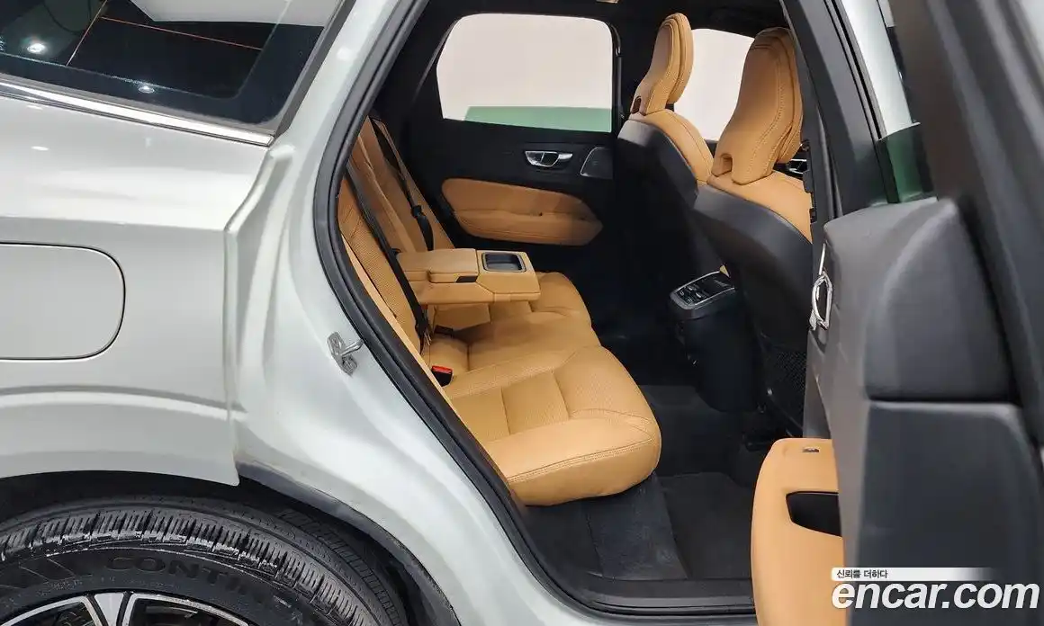 Volvo XC60 2019 2.0 Автомат в Москве № 196977, фото 12