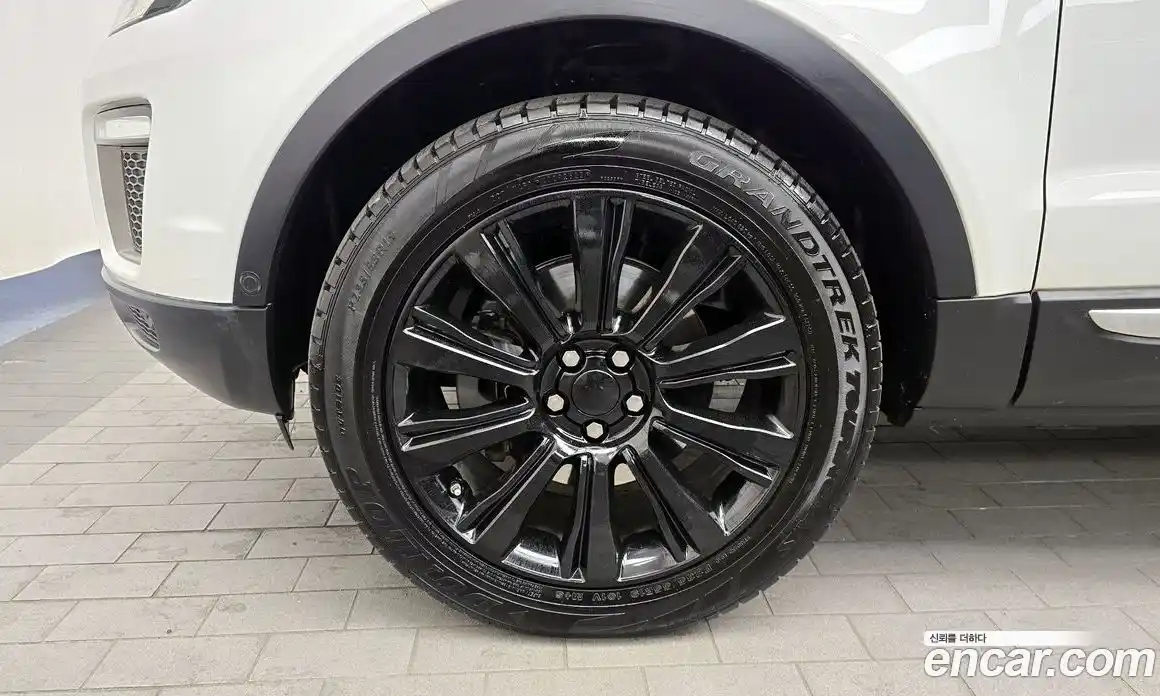 Land Rover Range-Rover Evoque 2017 2.0 Автомат в Москве № 198160, фото 15