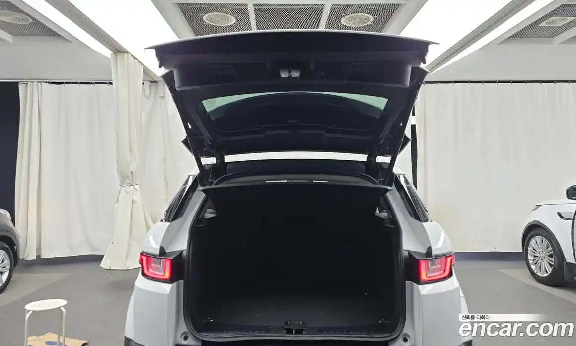 Land Rover Range-Rover Evoque 2017 2.0 Автомат в Москве № 198160, фото 18