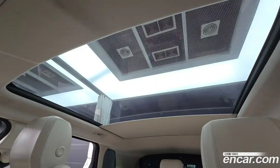 Land Rover Range-Rover Evoque 2017 2.0 Автомат в Москве № 198160, фото 6