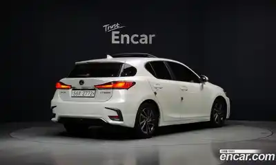 Lexus CT200h 2018 1.8 Автомат в Москве № 198864, миниатюра 2
