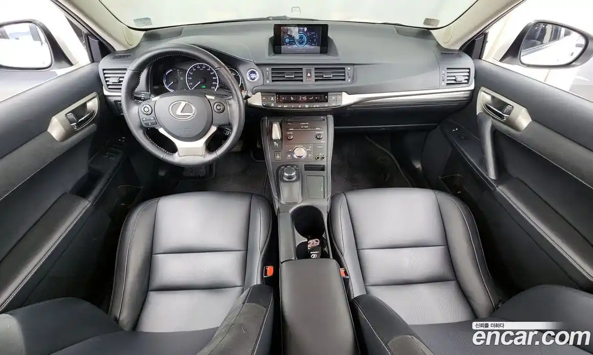 Lexus CT200h 2018 1.8 Автомат в Москве № 198864, фото 7