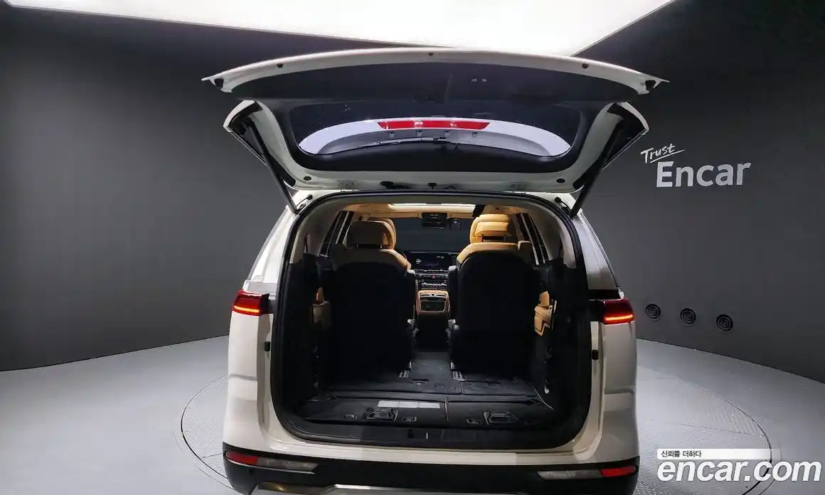 Kia Canival 2023 2.2 Автомат в Москве № 19896, фото 15