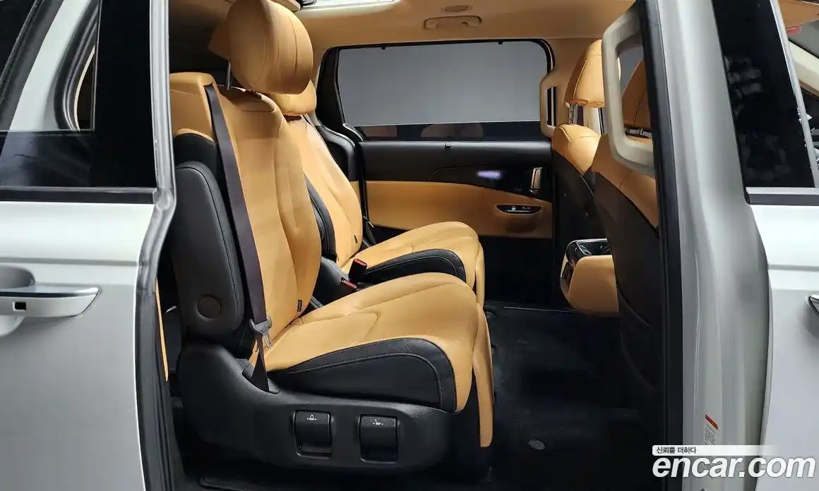 Kia Canival 2023 2.2 Автомат в Москве № 19896, фото 4