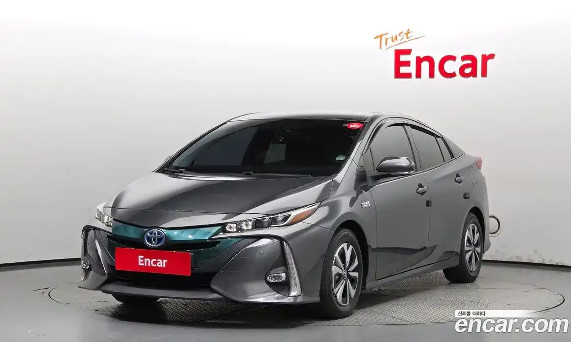 Toyota Prius 2018 1.8 Автомат в Москве № 199686, фото 12