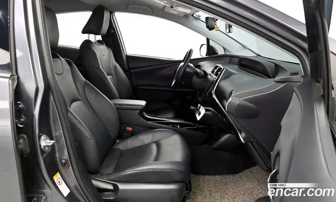 Toyota Prius 2018 1.8 Автомат в Москве № 199686, фото 16