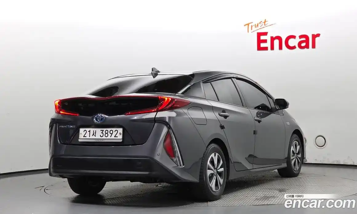 Toyota Prius 2018 1.8 Автомат в Москве № 199686, фото 3