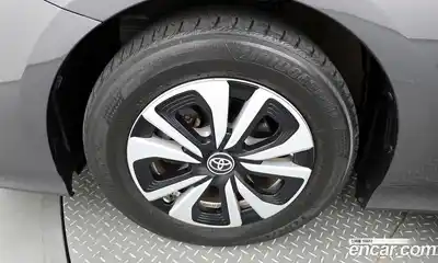 Toyota Prius 2018 1.8 Автомат в Москве № 199686, миниатюра 9