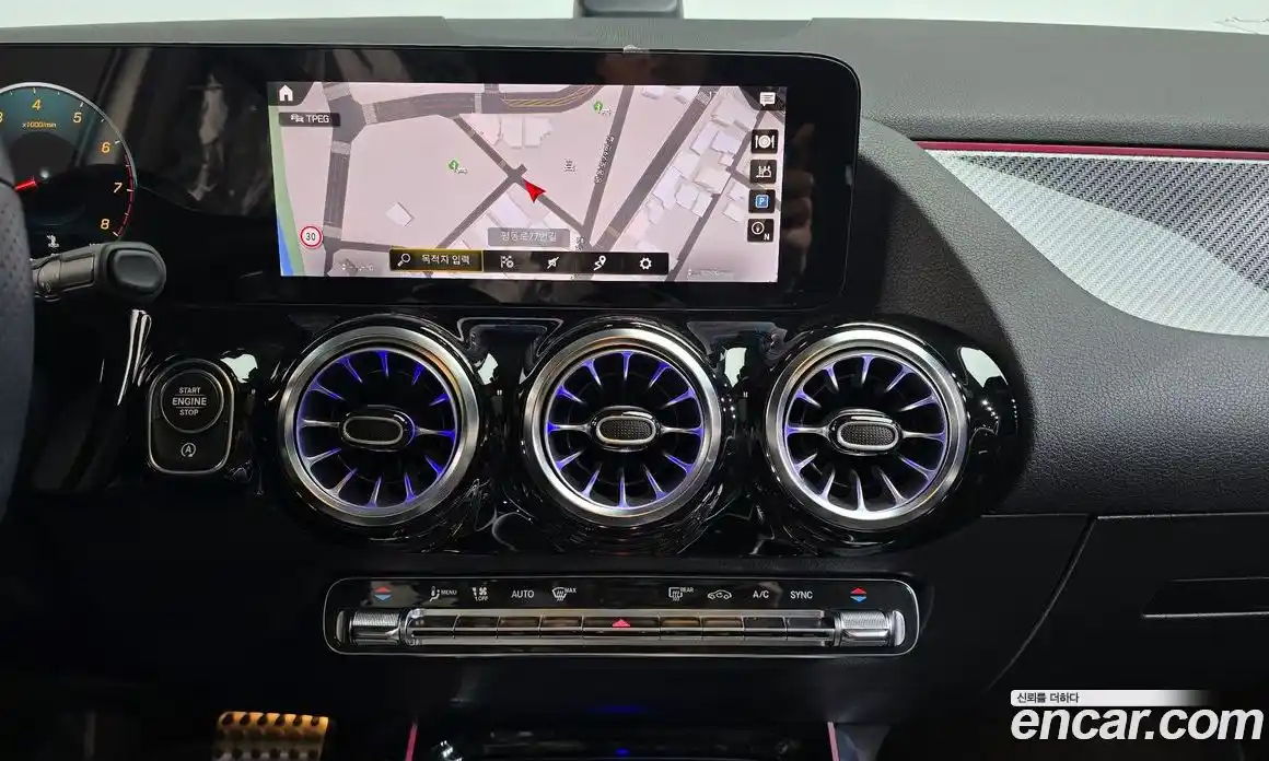 Mercedes-Benz GLA-Class 2023 2.0 Автомат в Москве № 202517, фото 13