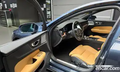 Volvo S60 2023 2.0 Автомат в Москве № 212811, миниатюра 4