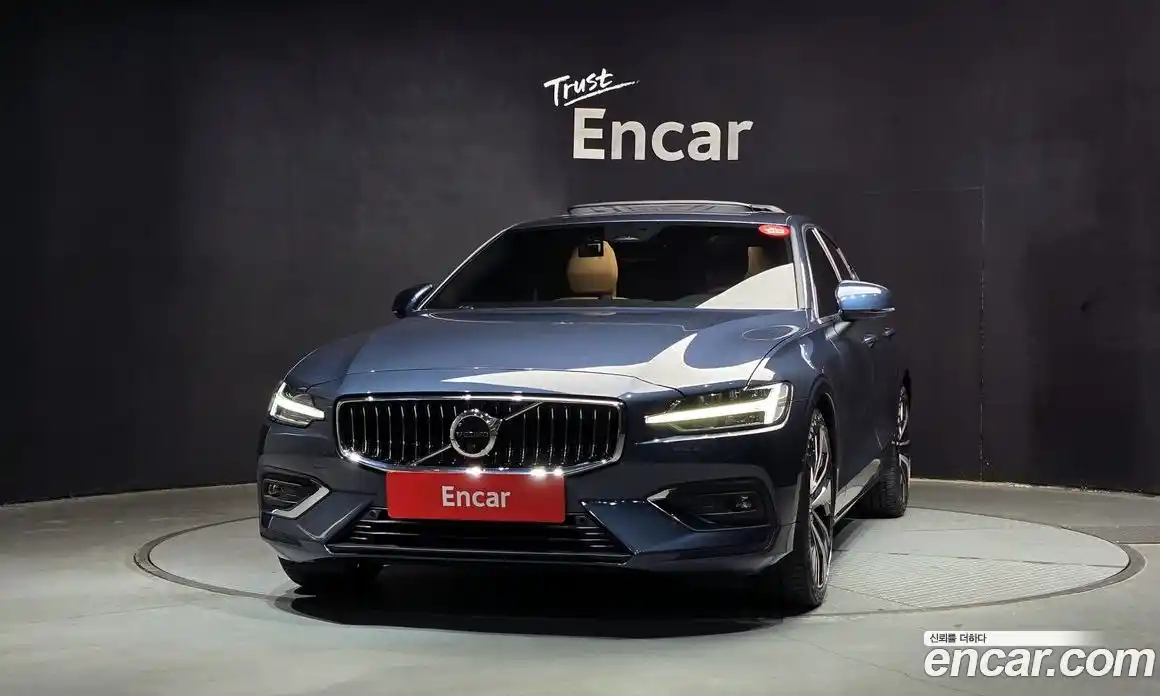 Volvo S60 2023 2.0 Автомат в Москве № 212811, фото 10