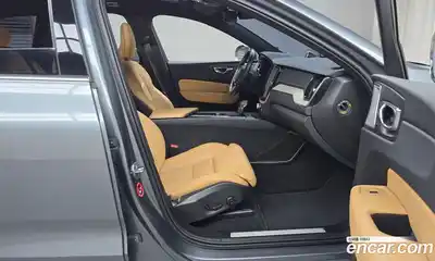 Volvo XC60 2020 2.0 Автомат в Москве № 212838, миниатюра 11