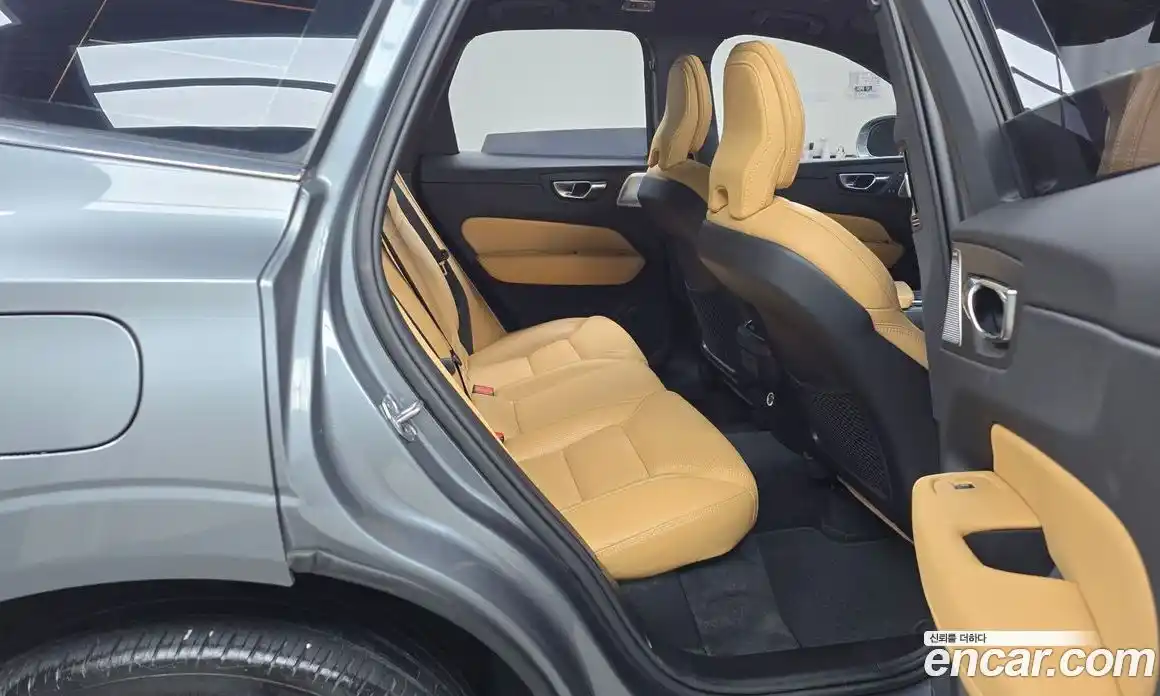 Volvo XC60 2020 2.0 Автомат в Москве № 212838, фото 12