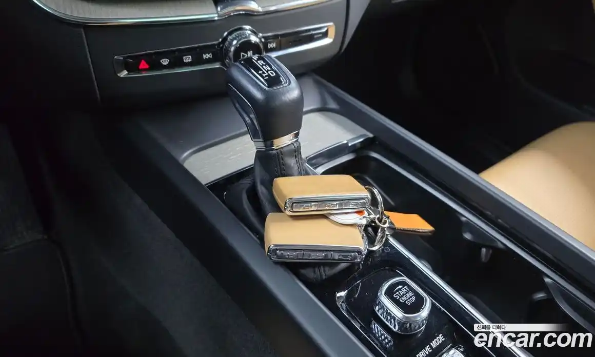 Volvo XC60 2020 2.0 Автомат в Москве № 212838, фото 9