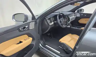 Volvo XC60 2020 2.0 Автомат в Москве № 212838, миниатюра 10