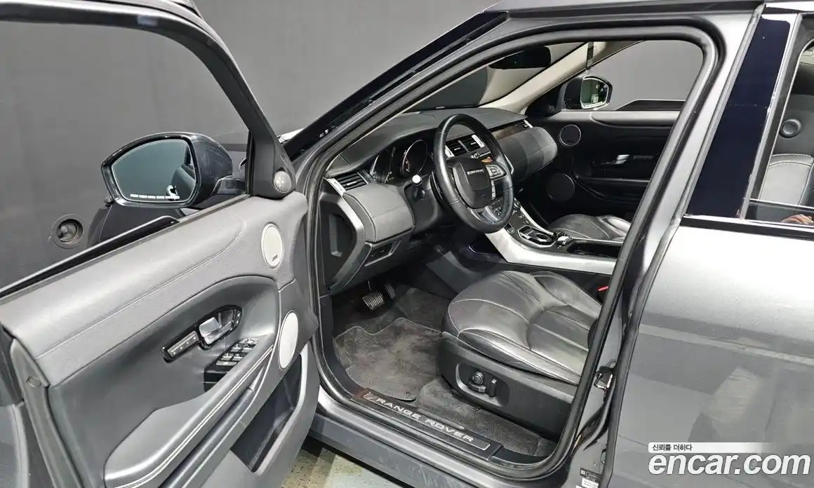 Land Rover Range-Rover Evoque 2018 2.0 Автомат в Москве № 213487, фото 3