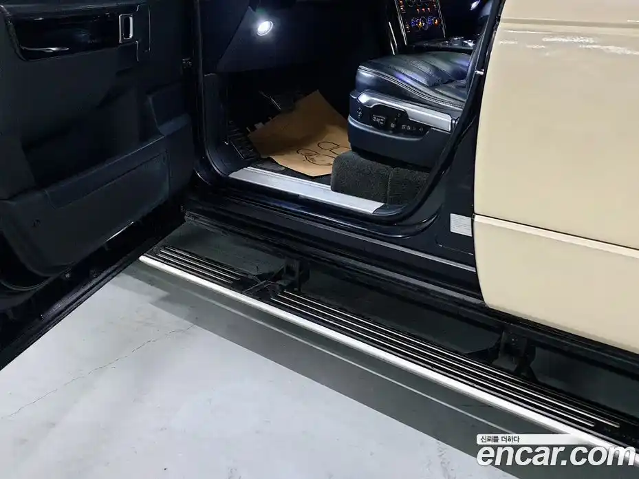 Land Rover Range-Rover 2012 4.4 Автомат в Москве № 213863, фото 16