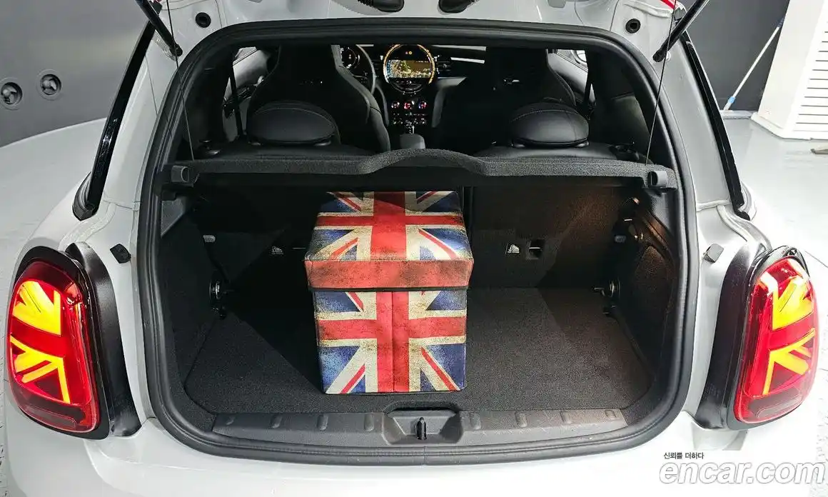 Mini Cooper 2024 2.0 Автомат в Москве № 214075, фото 19