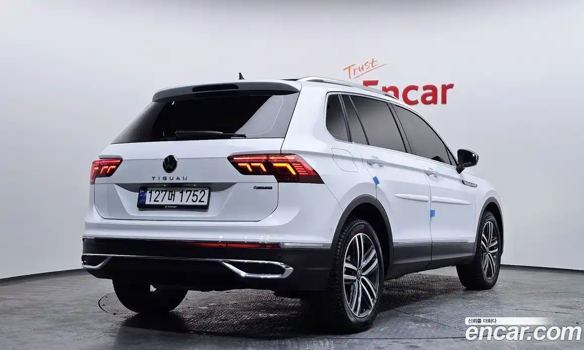 Volkswagen Tiguan 2023 2.0 Автомат в Москве № 214921, фото 3