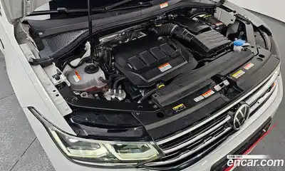 Volkswagen Tiguan 2023 2.0 Автомат в Москве № 214921, миниатюра 4